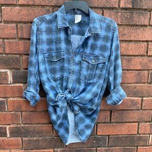 H&M cropped sleeve button down